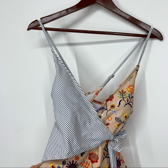 Cupshe Boho Floral Striped Contrast Wrap Side Tie One Piece Swimsuit Size Small - Picture 4 of 16